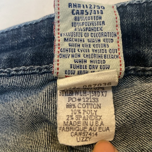 True Religion Cathedral Floral Print
Skinny Low-Rise Cropped Jeans Size 24 - Picture 7 of 7